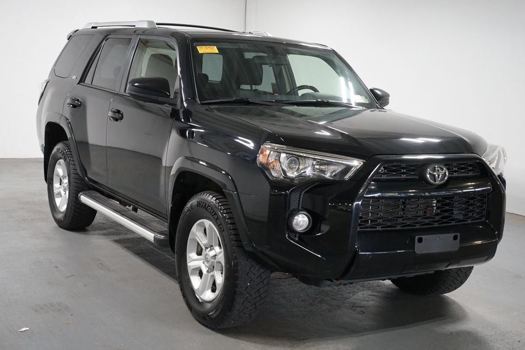 Certified 2017 Toyota 4Runner SR5 AWD/4WD image 3