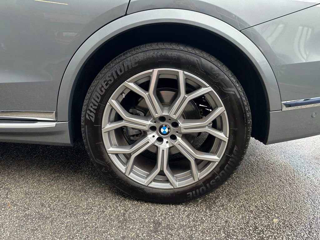 Used 2024 BMW X7 xDrive40i image 8