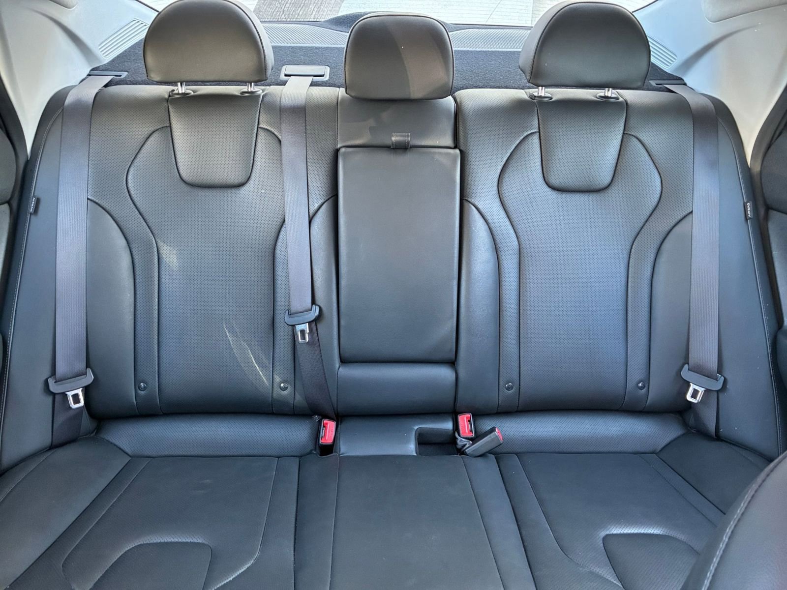 Used 2025 Hyundai Elantra Limited image 40