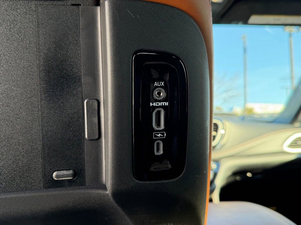 Used 2024 Chrysler Pacifica Pinnacle image 30