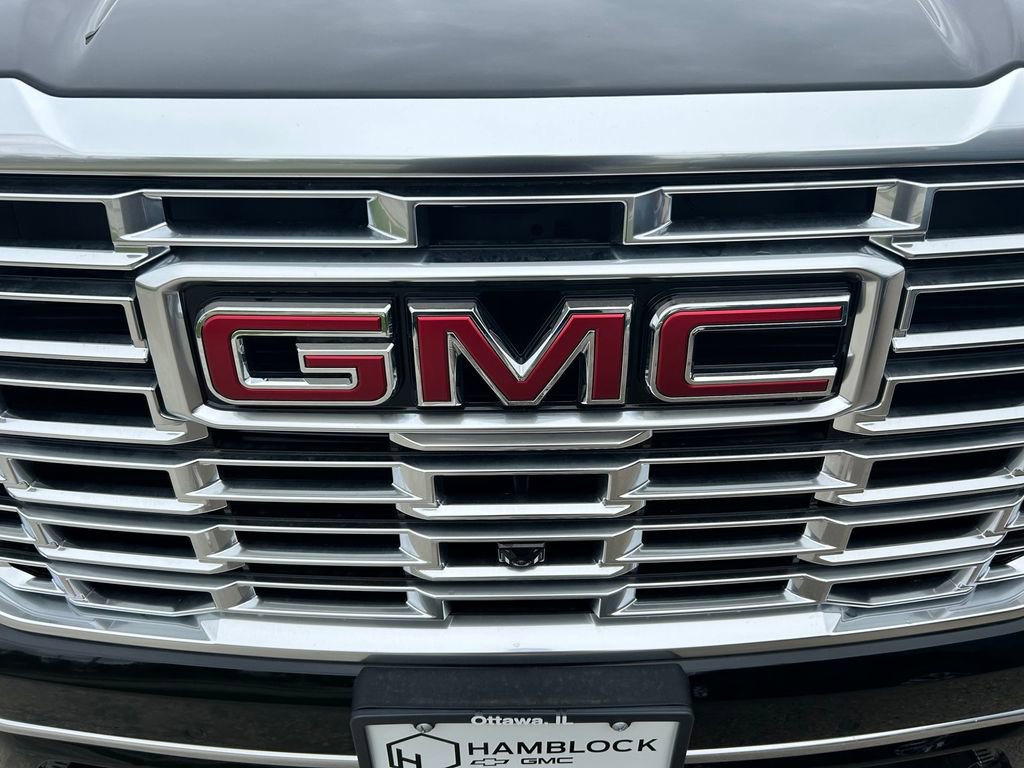 New 2026 GMC Yukon Denali w/ Denali Reserve Package AWD/4WD image 37