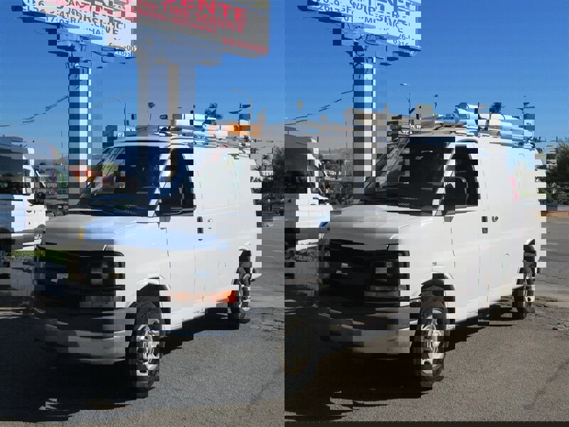 Used 2014 Chevrolet Express 2500 image 1