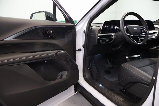 New 2026 Cadillac Lyriq Luxury image 8