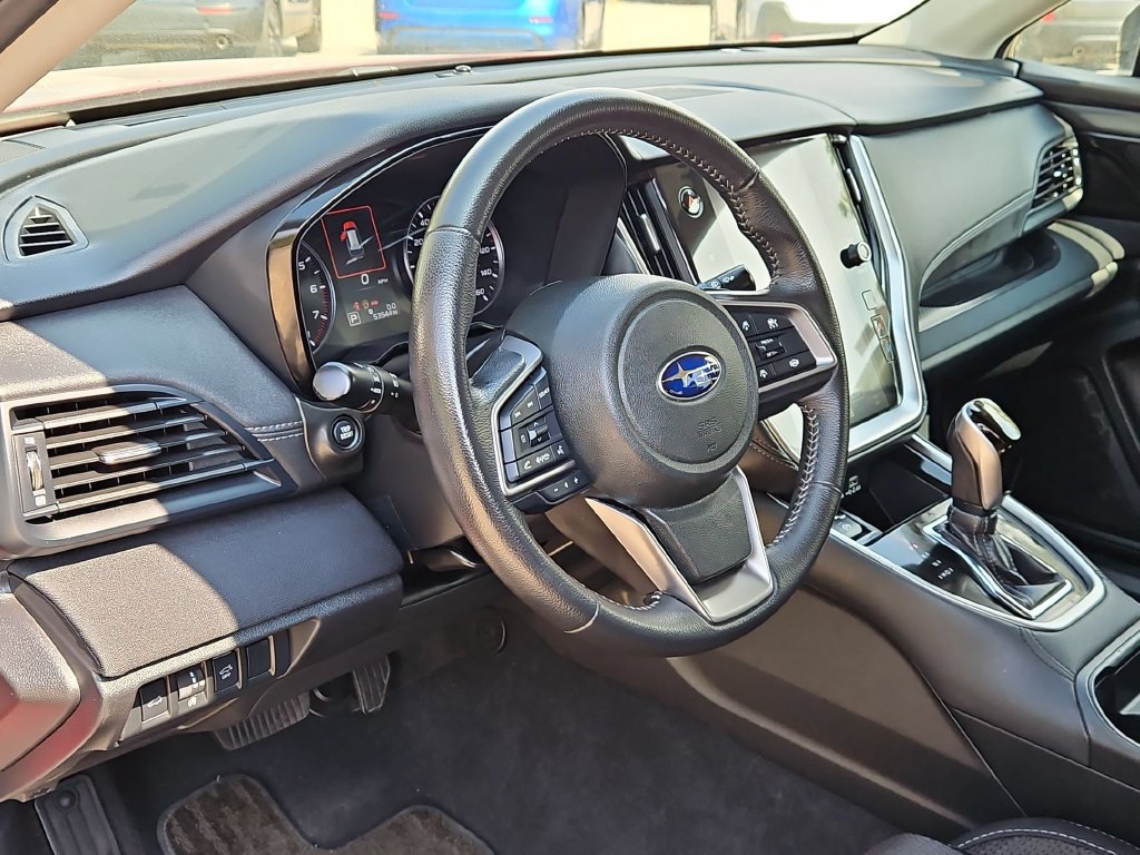 Used 2025 Subaru Outback Premium AWD/4WD image 12