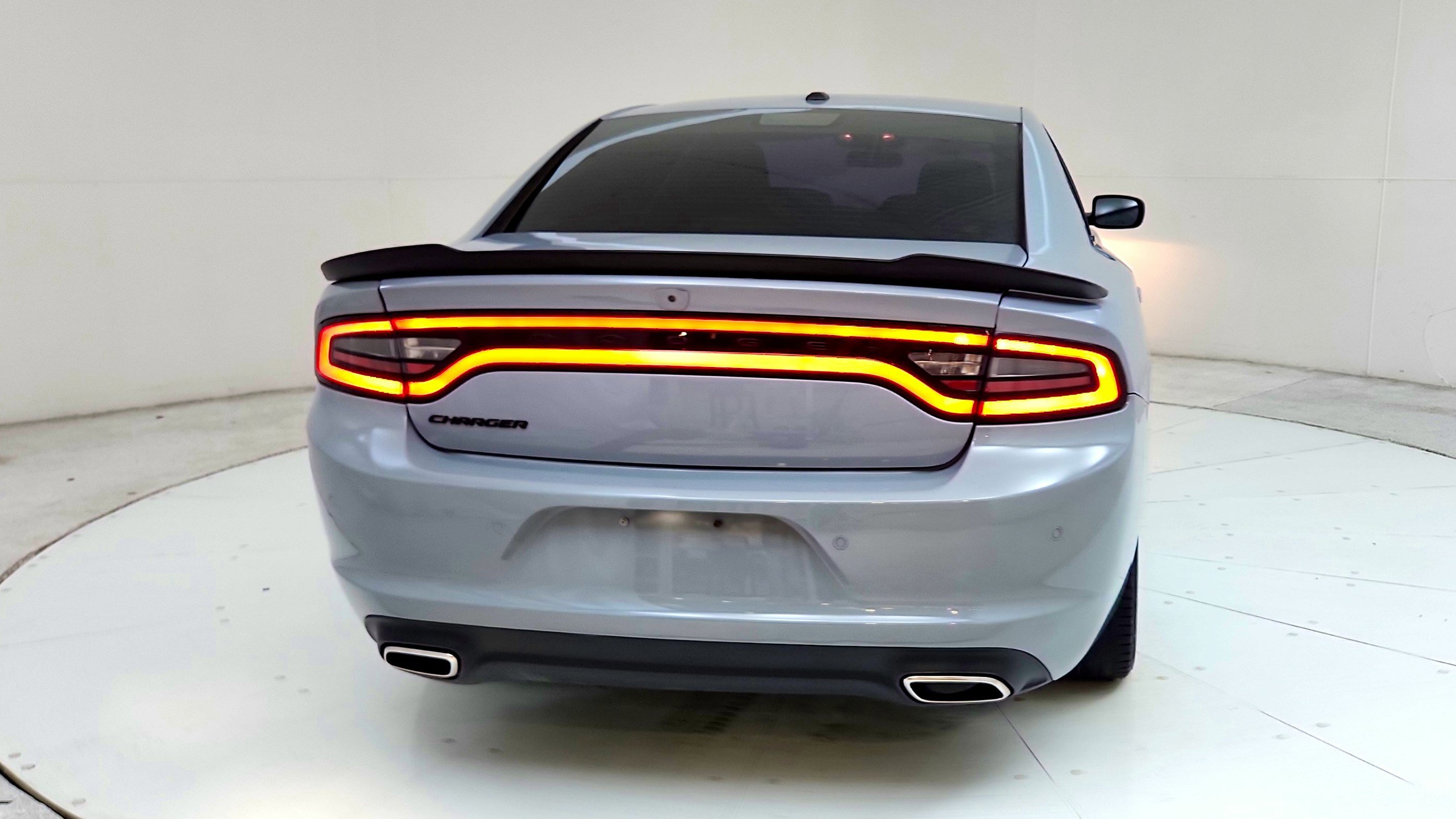Used 2020 Dodge Charger SXT w/ Blacktop Package RWD image 6
