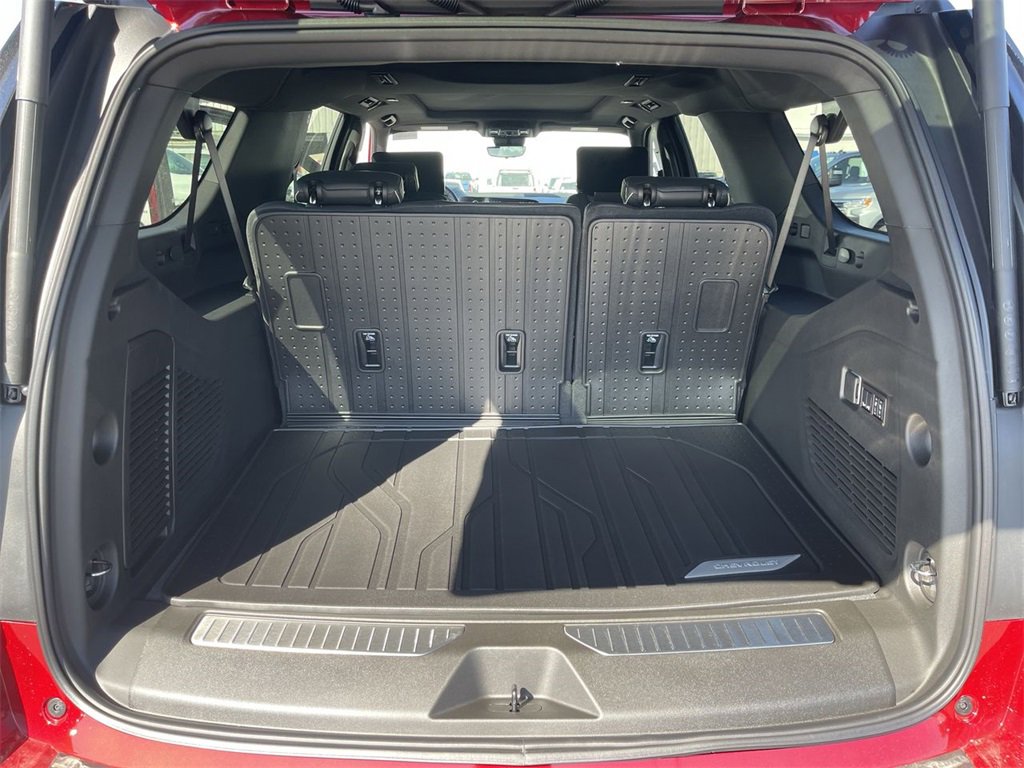 New 2025 Chevrolet Suburban Premier image 25