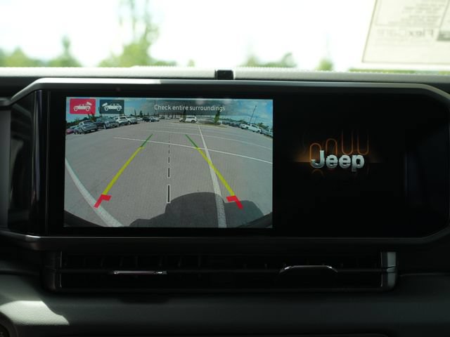 Used 2026 Jeep Wrangler Unlimited Sahara AWD/4WD image 26