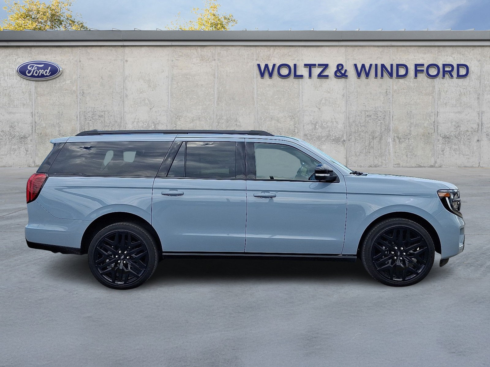 Used 2026 Ford Expedition Max Platinum w/ Stealth Performance Package AWD/4WD image 7