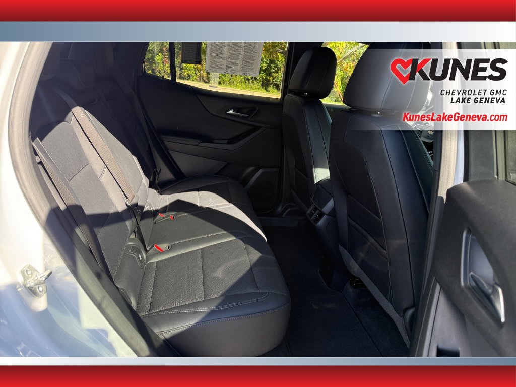 Used 2025 Chevrolet Equinox LT w/ Convenience Package II FWD image 38