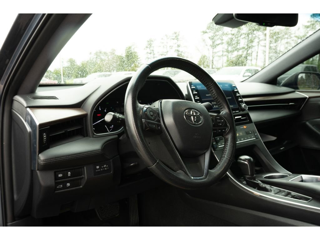 Used 2021 Toyota Avalon XLE image 10