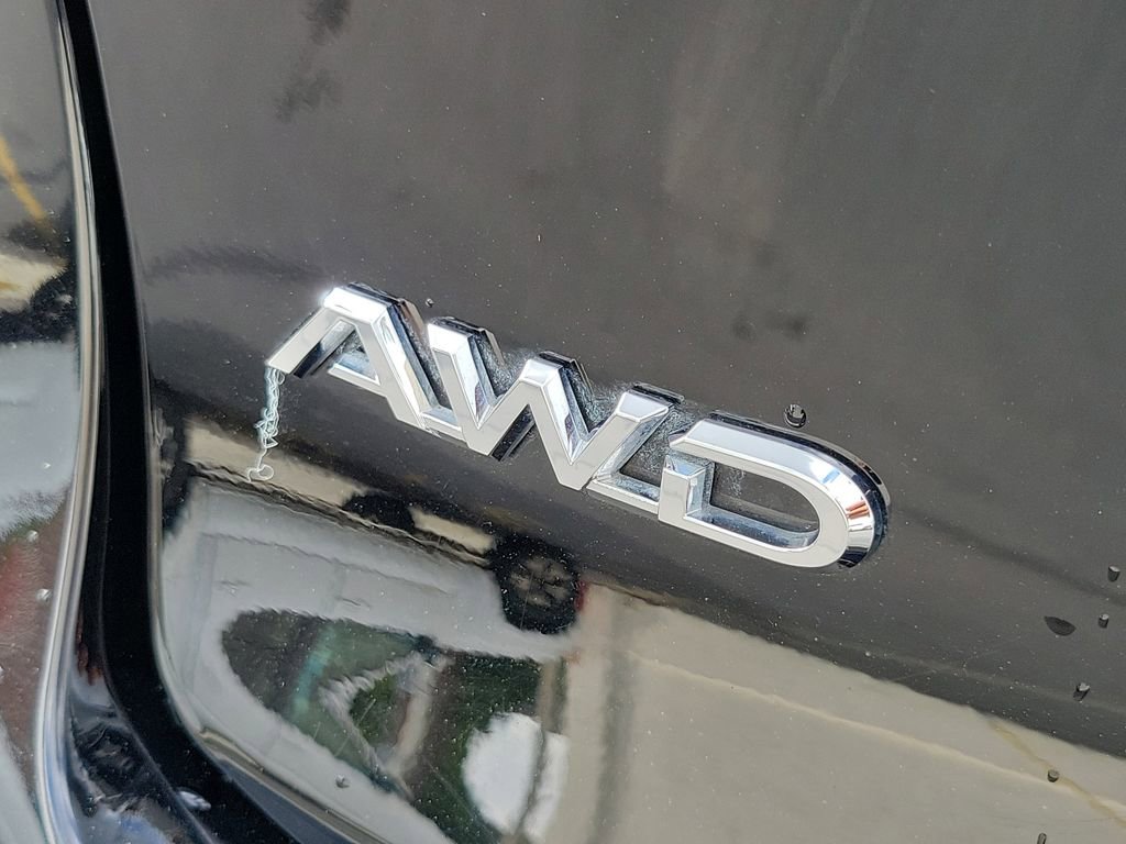 Used 2023 Toyota Crown XLE image 8