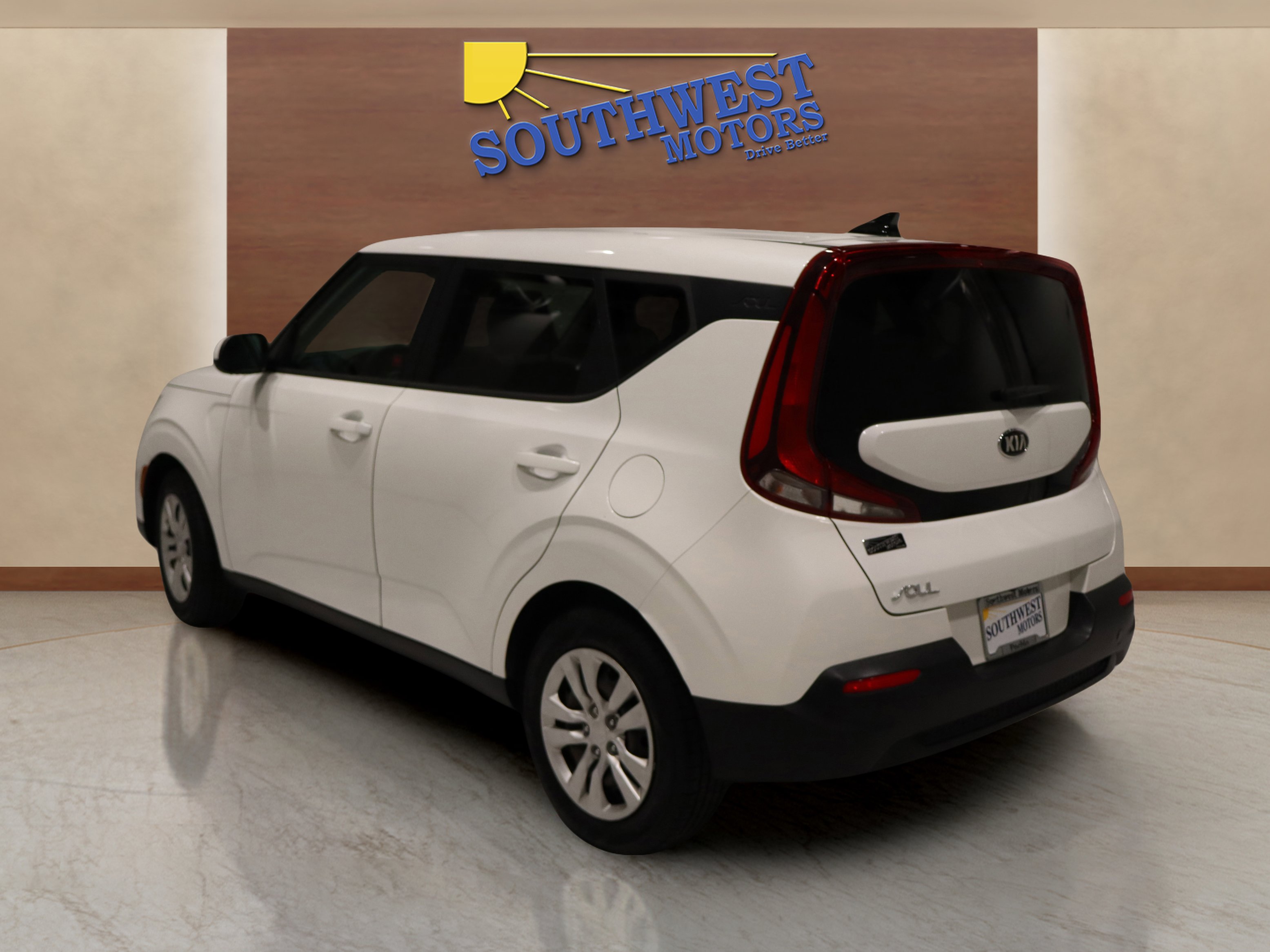 Used 2021 Kia Soul LX image 2