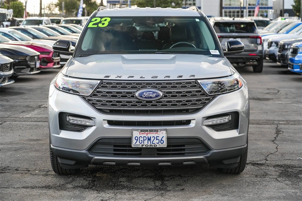Used 2023 Ford Explorer XLT w/ Equipment Group 202A image 4
