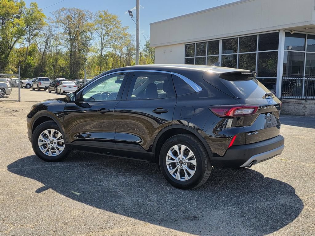 Used 2023 Ford Escape Active w/ Tech Pack #2 AWD/4WD image 4