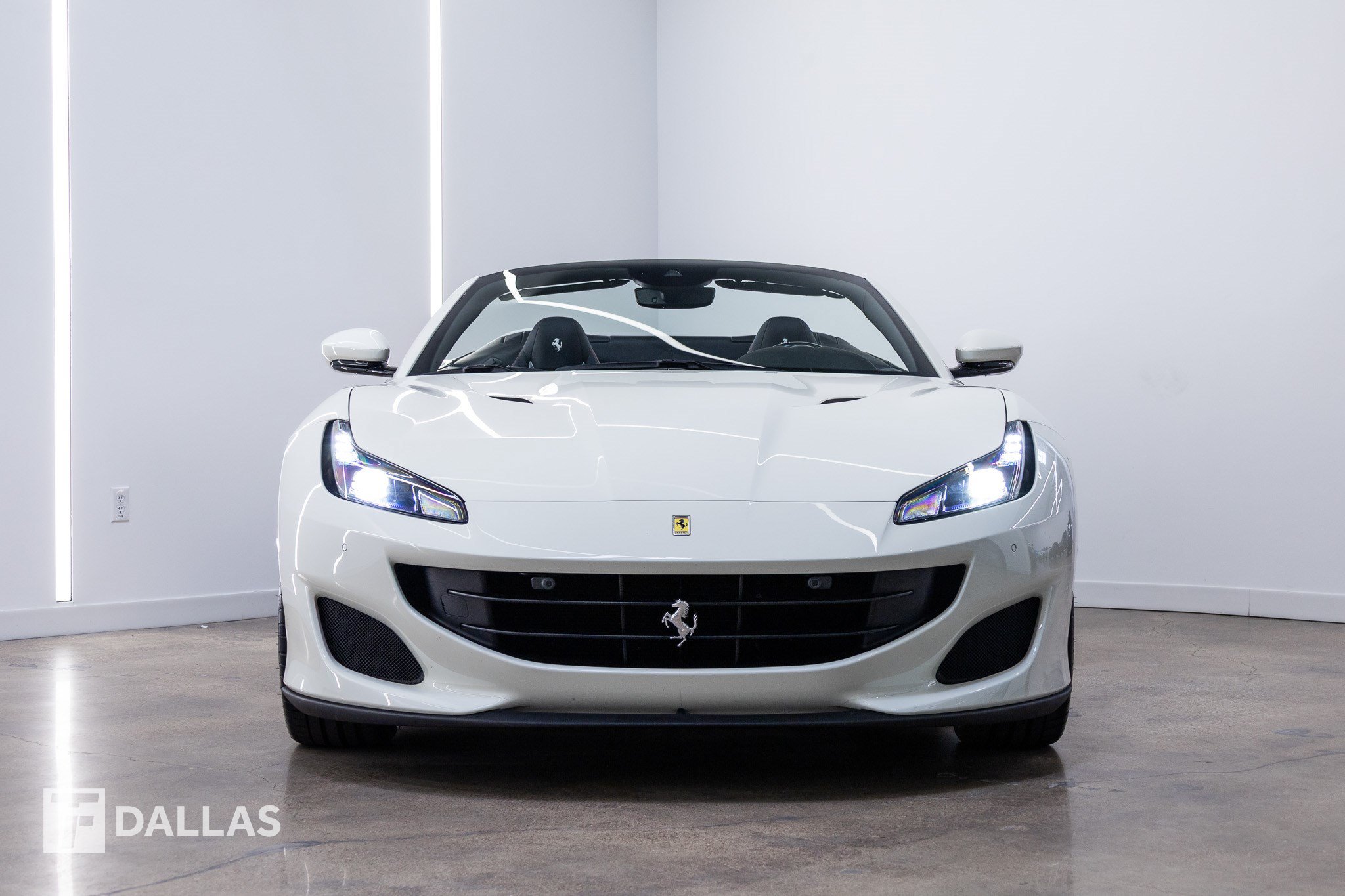 Used 2020 Ferrari Portofino RWD image 6