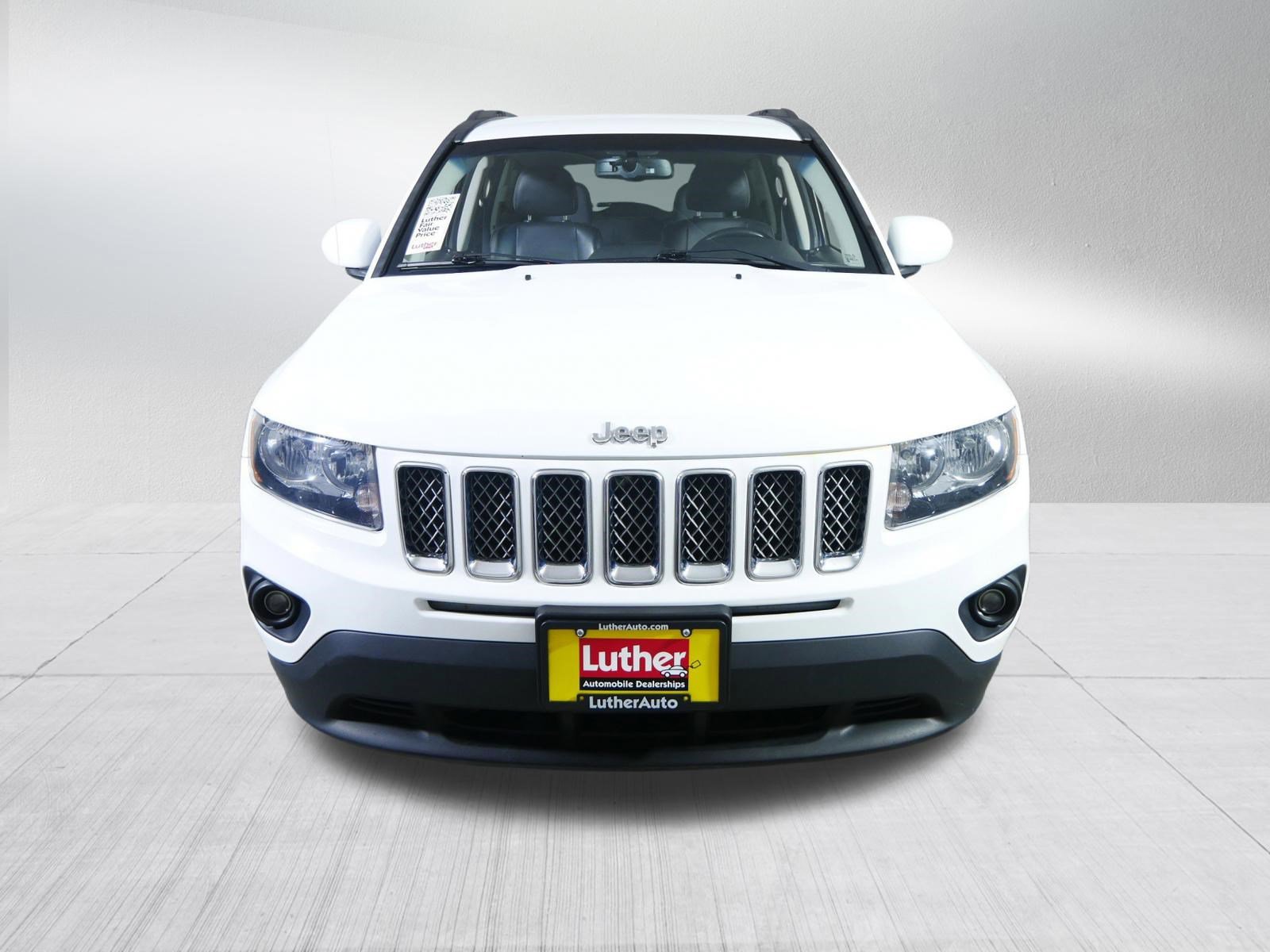 Used 2017 Jeep Compass Latitude image 2