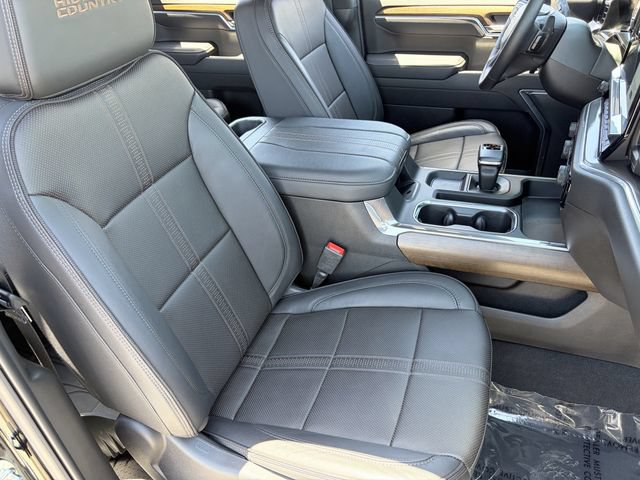 Used 2025 Chevrolet Silverado 1500 High Country AWD/4WD image 11
