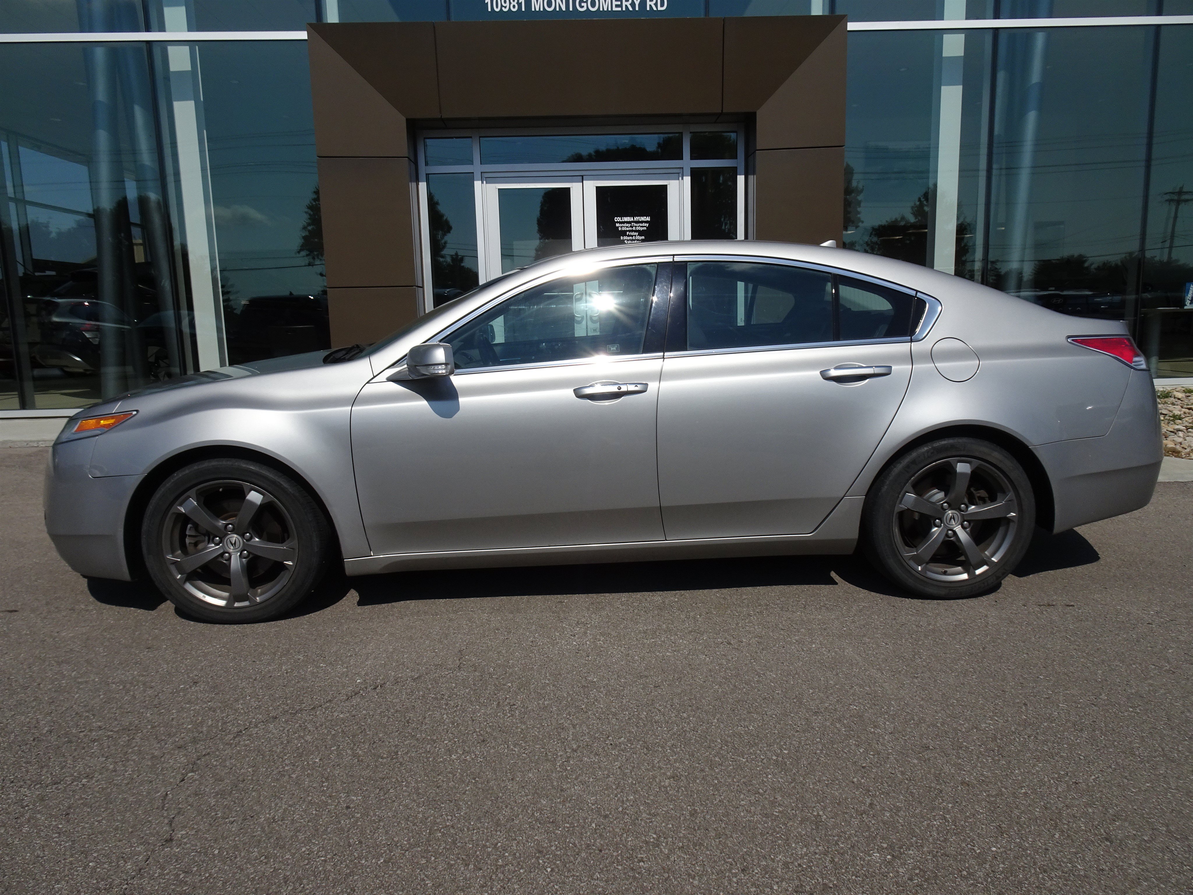 Used 2010 Acura TL w/ Technology Package AWD/4WD image 2