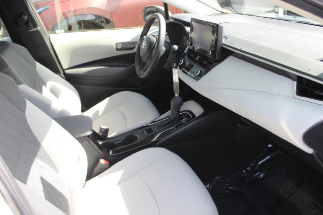 Used 2022 Toyota Corolla LE FWD image 29