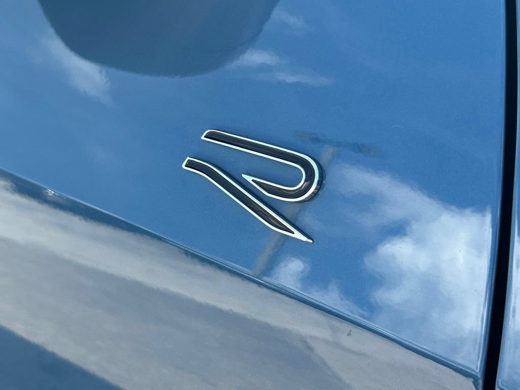Certified 2025 Volkswagen Tiguan SE R-Line FWD image 41