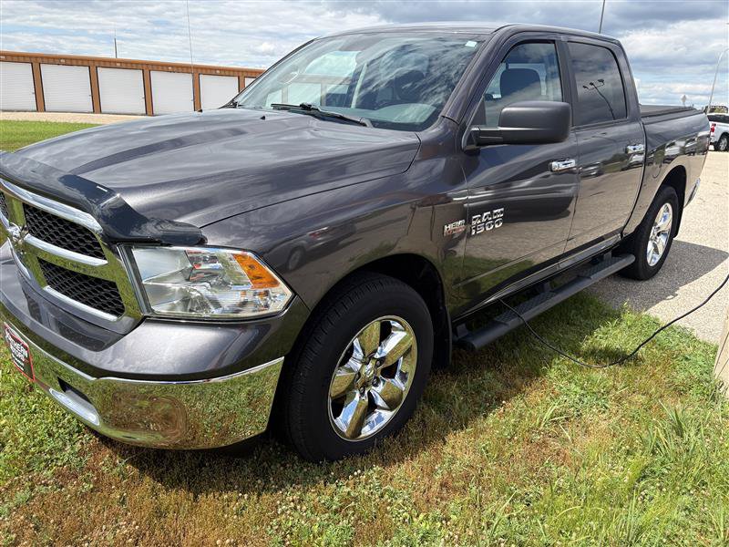 Used 2018 RAM 1500 Classic SLT AWD/4WD image 2