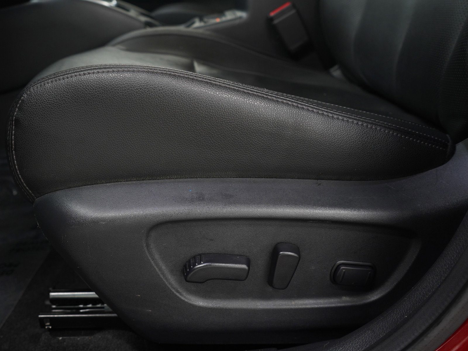 Used 2020 Nissan Rogue SL w/ Premium Package image 24