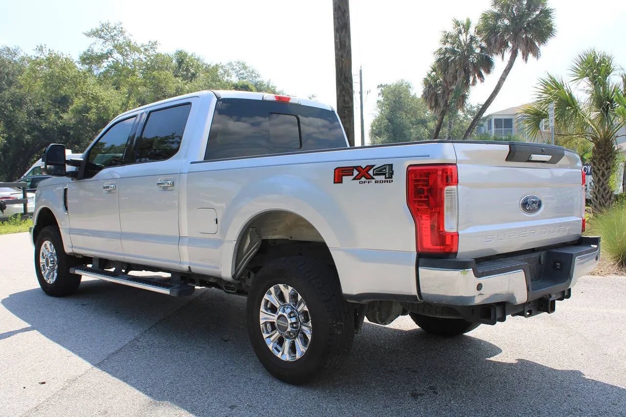 Used 2018 Ford F250 XLT w/ XLT Premium Package AWD/4WD image 4