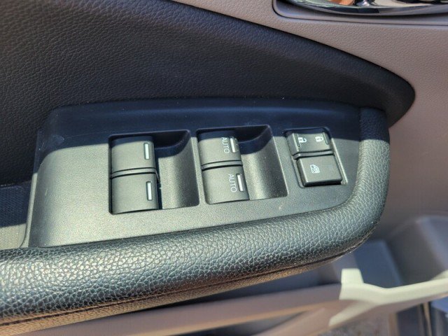 Used 2019 Honda Pilot Touring image 12