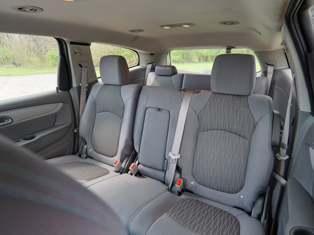 Used 2013 Chevrolet Traverse LS image 23