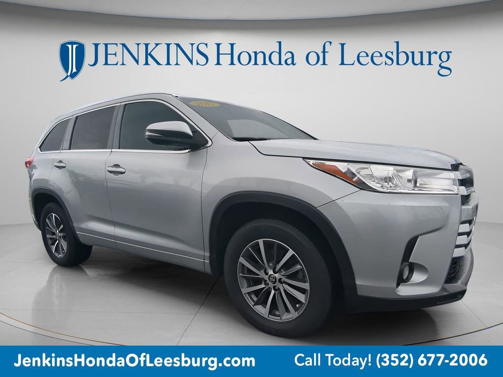 Used 2017 Toyota Highlander XLE FWD image 9