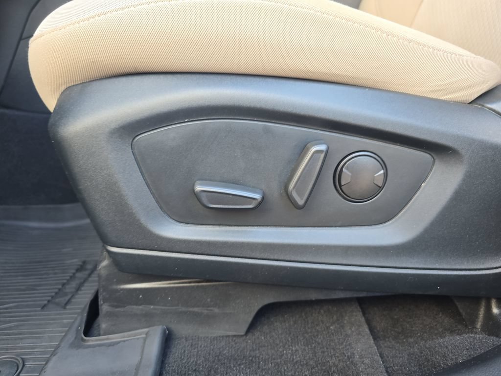Used 2022 Ford Explorer XLT AWD/4WD image 31