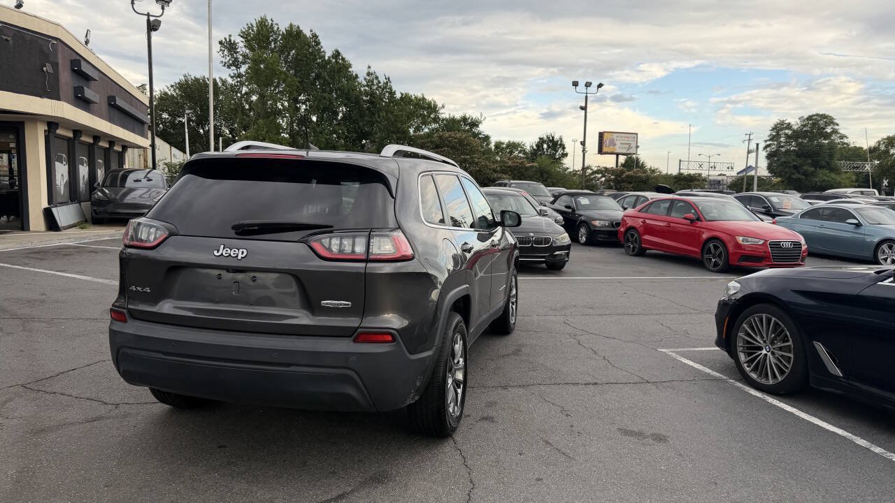 Used 2019 Jeep Cherokee Latitude Plus w/ Cold Weather Group AWD/4WD image 9