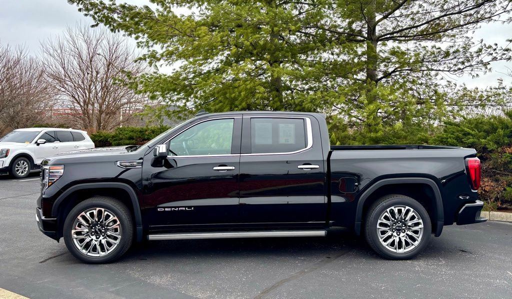 Used 2023 GMC Sierra 1500 Denali Ultimate image 4