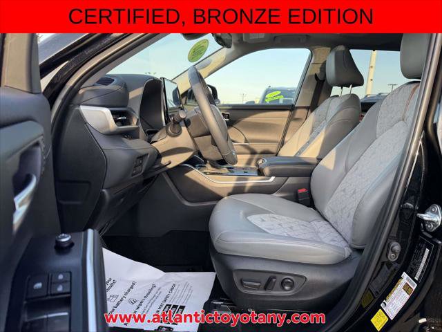 Certified 2023 Toyota Highlander Bronze Edition AWD/4WD image 14