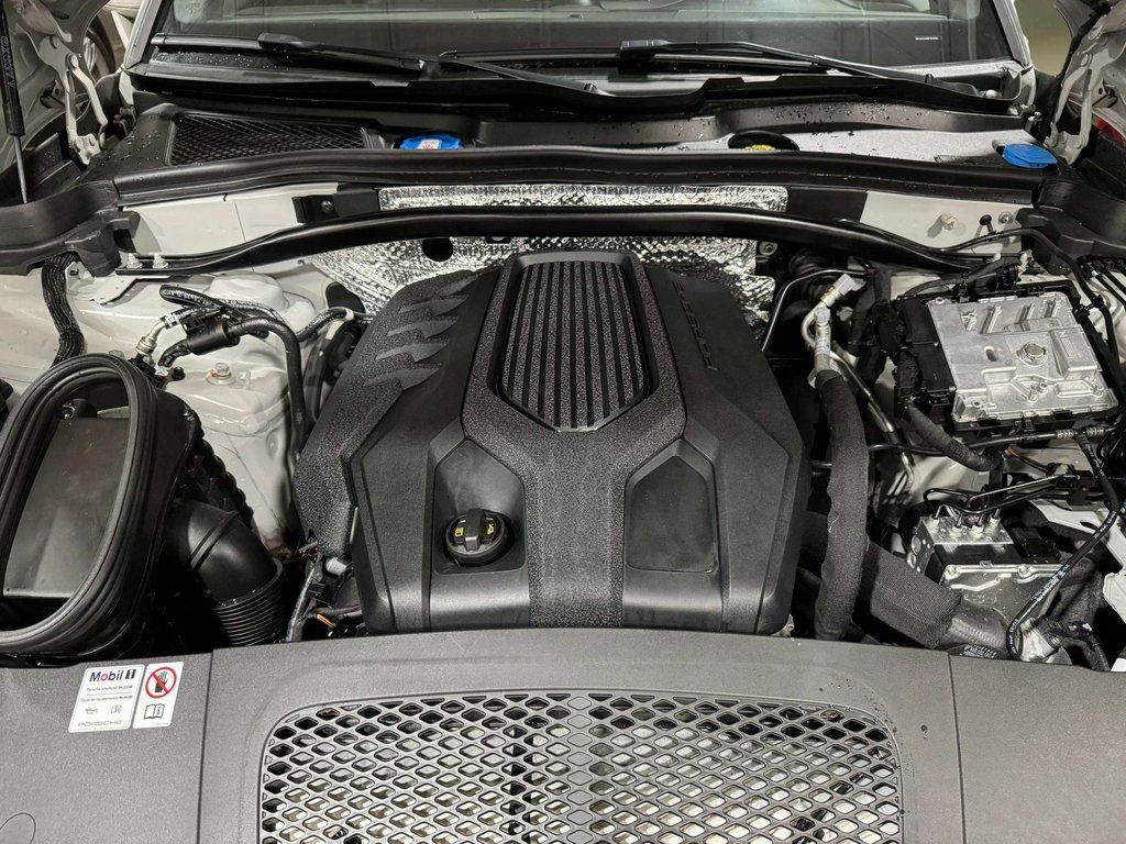Used 2024 Porsche Macan image 28