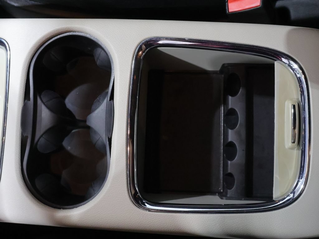 Used 2019 Dodge Grand Caravan SXT FWD image 26
