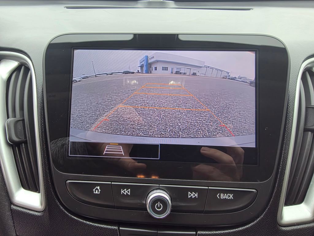 Used 2022 Chevrolet Malibu LT image 17