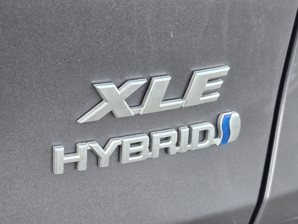 Used 2021 Toyota RAV4 XLE w/ Convenience Package AWD/4WD image 27
