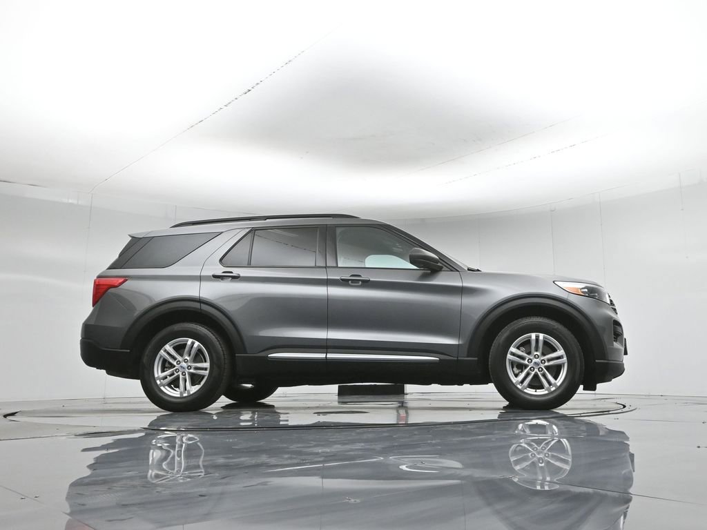 Used 2023 Ford Explorer XLT image 55