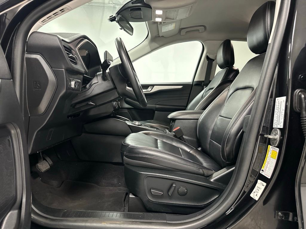 Certified 2022 Ford Escape SEL image 17