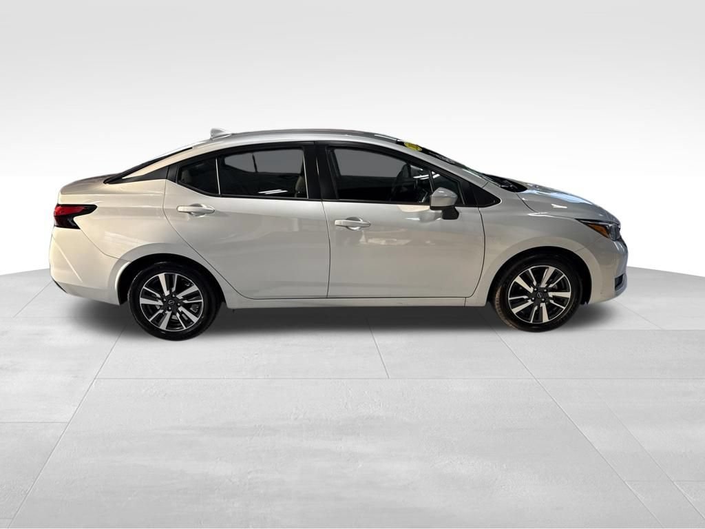 Used 2025 Nissan Versa SV FWD image 10