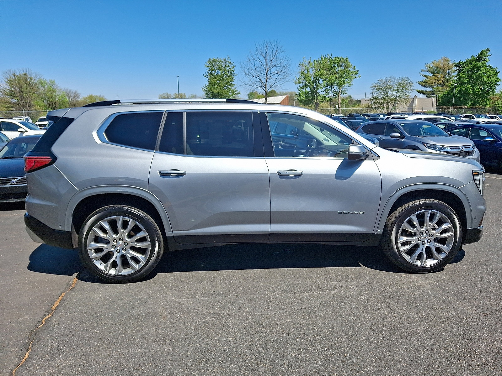 Used 2025 GMC Acadia Denali w/ Super Cruise Package AWD/4WD image 7