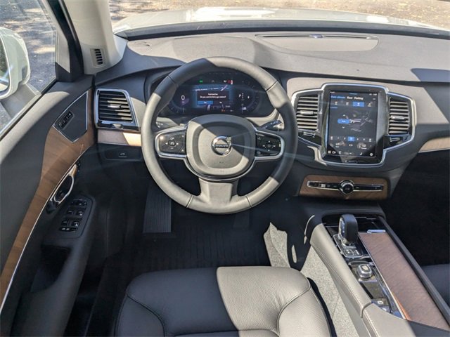 New 2025 Volvo XC90 B6 Plus w/ Protection Package Premier image 17