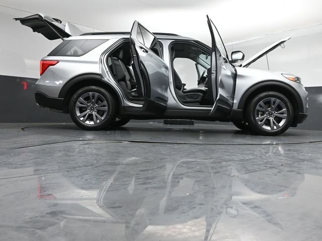 Certified 2021 Ford Explorer XLT w/ Equipment Group 202A AWD/4WD image 54