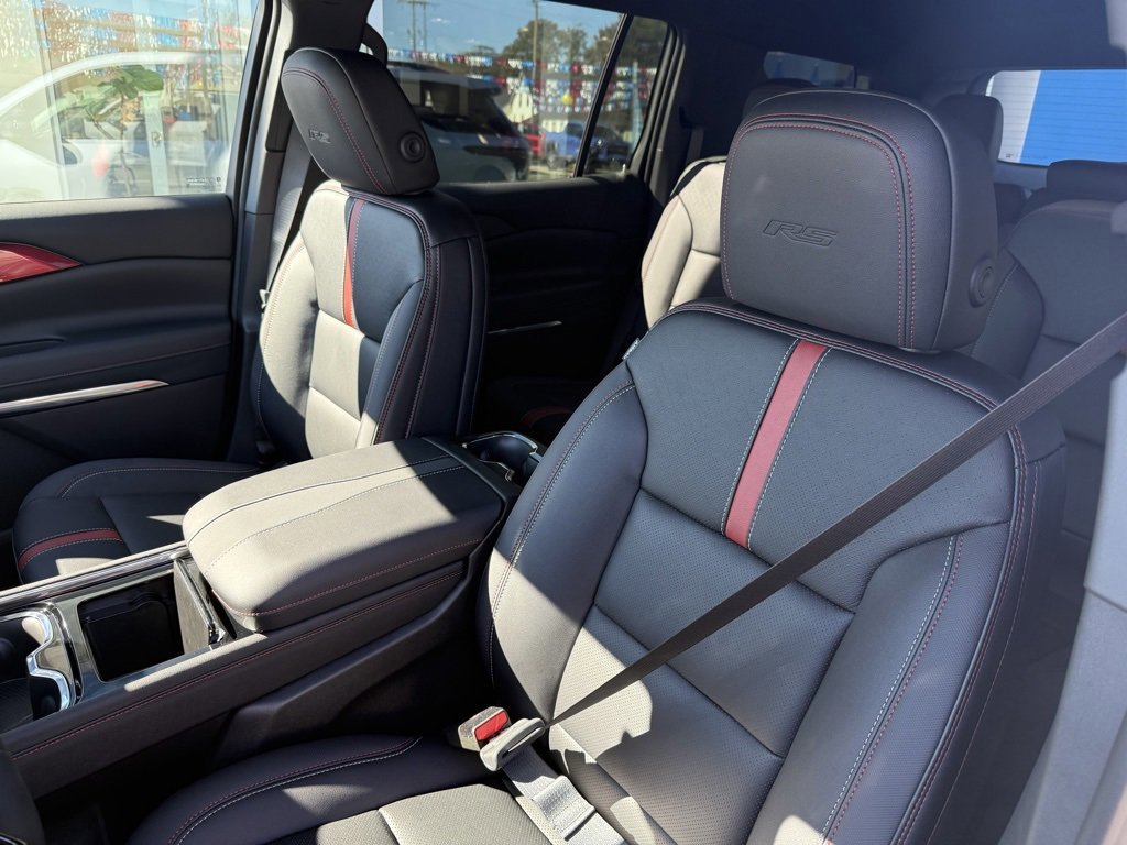 New 2026 Chevrolet Traverse RS w/ LPO, Floor Liner Package image 13