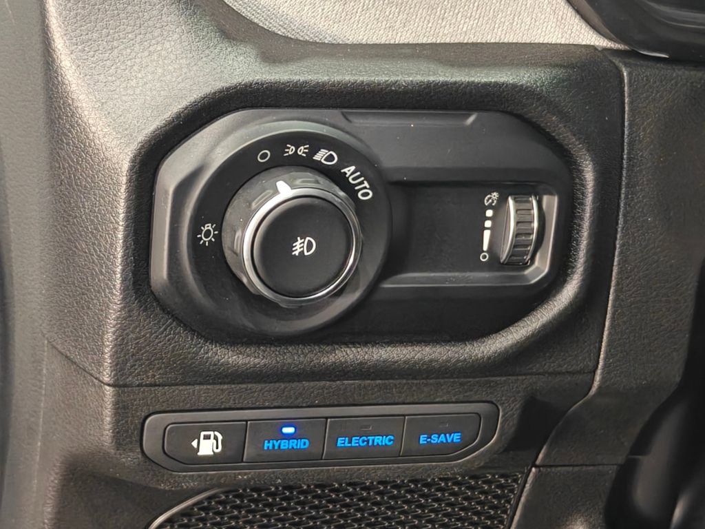 Used 2024 Jeep Wrangler Unlimited image 10