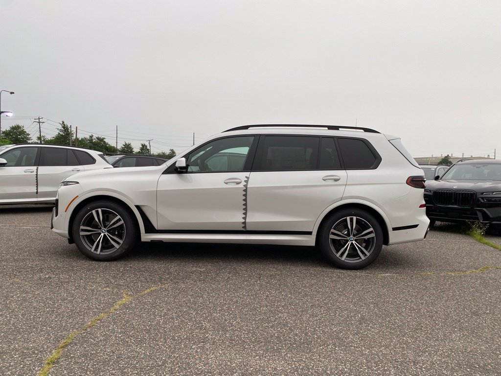 New 2027 BMW X7 xDrive40i w/ M Sport Package AWD/4WD image 4