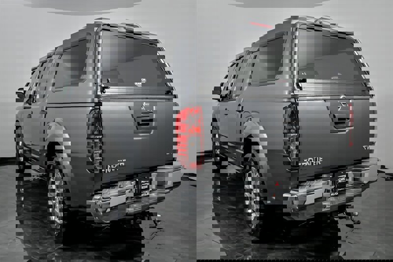 Used 2019 Nissan Frontier SV image 8