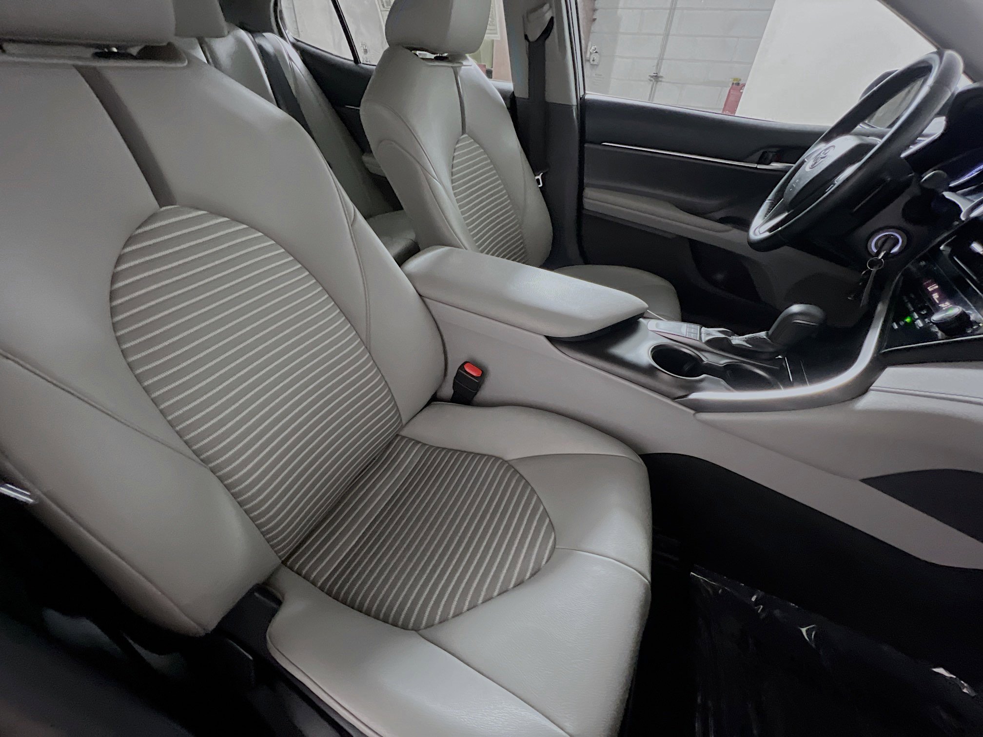 Used 2024 Toyota Camry SE image 30
