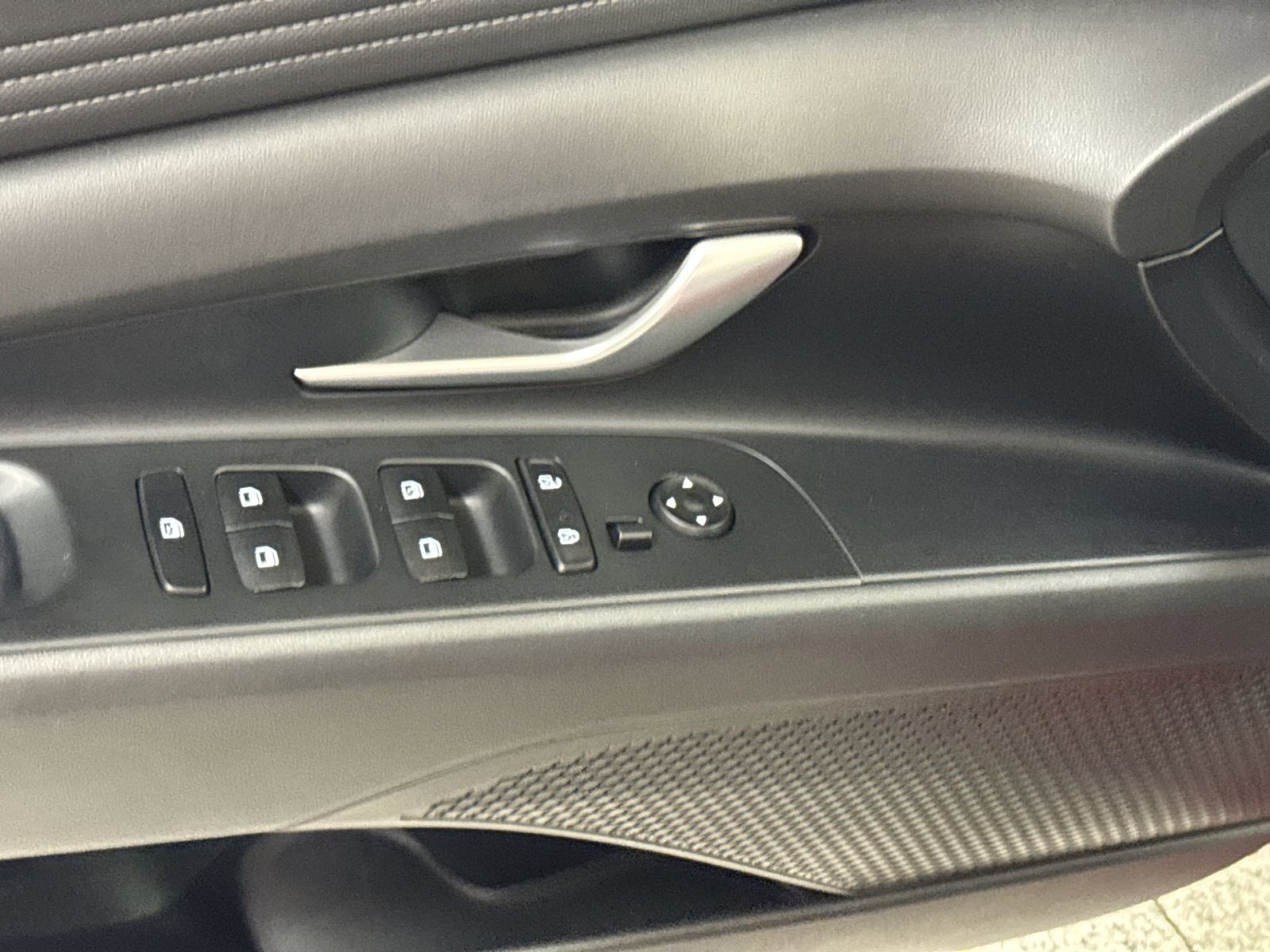 Used 2023 Hyundai Elantra Limited w/ Cargo Package image 27